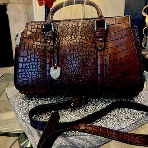 ❌❌ SOLD ❌❌Authentic London Fog Handbag/Crossbody